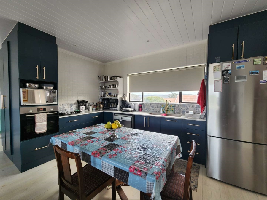 5 Bedroom Property for Sale in Fraaiuitsig Western Cape